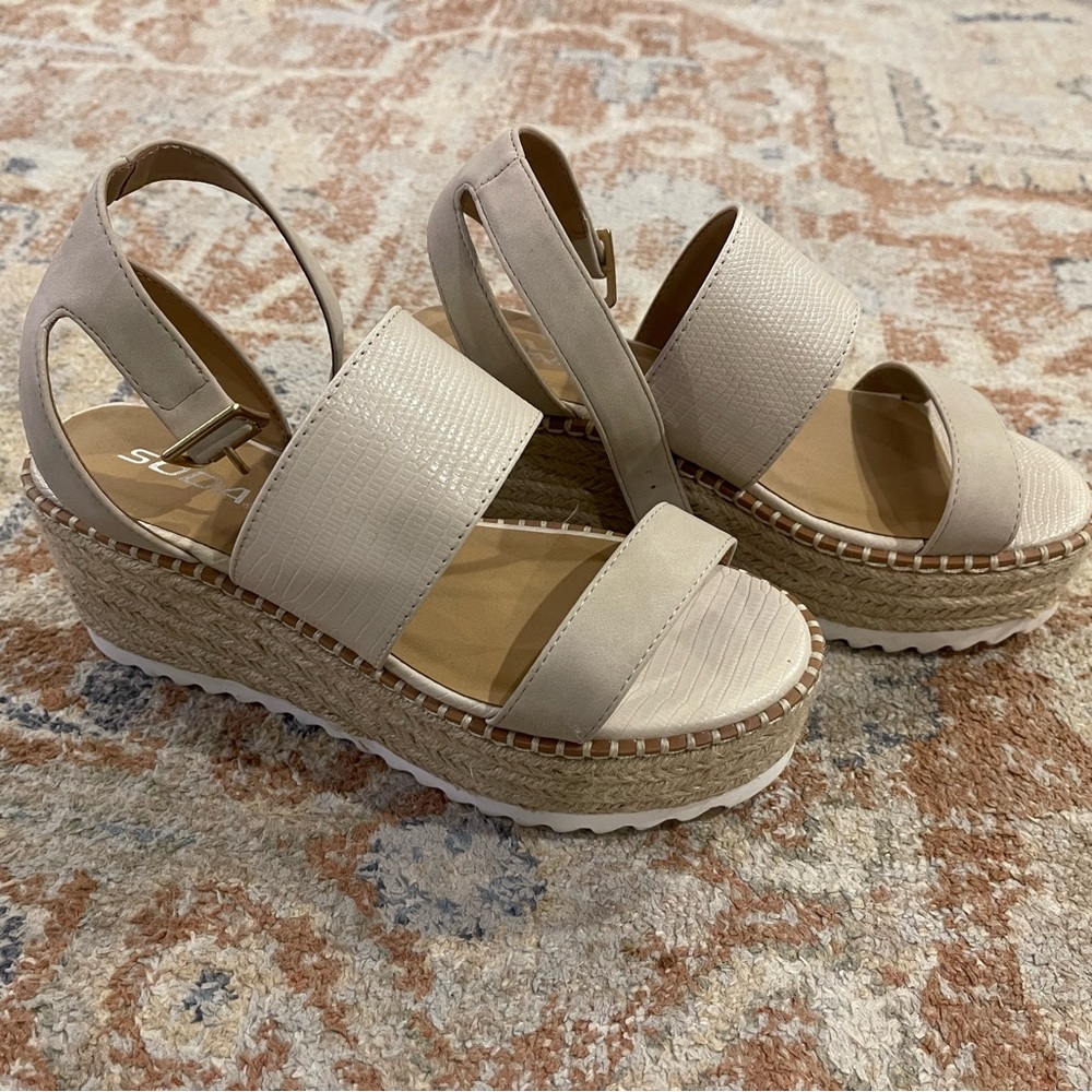 Women’s Soda Wedges